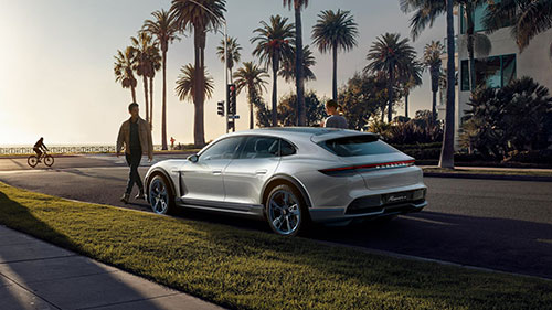 Porsche electric suv Concept car ที่ถูกเรียกว่า Mission E Cross Turismo