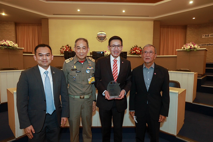 เลขาธิการ คปภ. เข้ารับมอบประกาศเกียรติคุณพิรุณคุณากร ในฐานะผู้ทำคุณประโยชน์ด้านเศรษฐกิจการเกษตร ประจำปี 2565