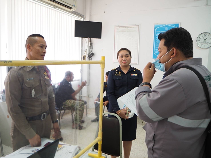 คปภ. ลงพื้นที่ทันทีให้ความช่วยเหลือด้านประกันภัยกรณีรถยนต์ 4 ประตู  เฉี่ยวชนรถยนต์กระบะคณะหมอพราหมณ์เสียชีวิตยกคัน 6 ราย และบาดเจ็บ 1 ราย ที่บุรีรัมย์