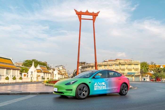 Tesla ประเทศไทย นำรถโมเดล 3 สีรุ้งคันแรกในเอเชียตะวันออกเฉียงใต้ : กับแคมเปญ Drive With Pride ขับเคลื่อนชุมชนเพื่อการเปลี่ยนแปลงและอนาคตที่ดีกว่า