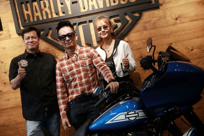 HARLEY-DAVIDSON® เปิดราคาจำหน่ายรถมอเตอร์ไซค์คอลเลกชัน Fast Johnnie โฉมใหม่ ปี 2023 พร้อมส่งมอบให้ลูกค้ารายแรกของประเทศไทย