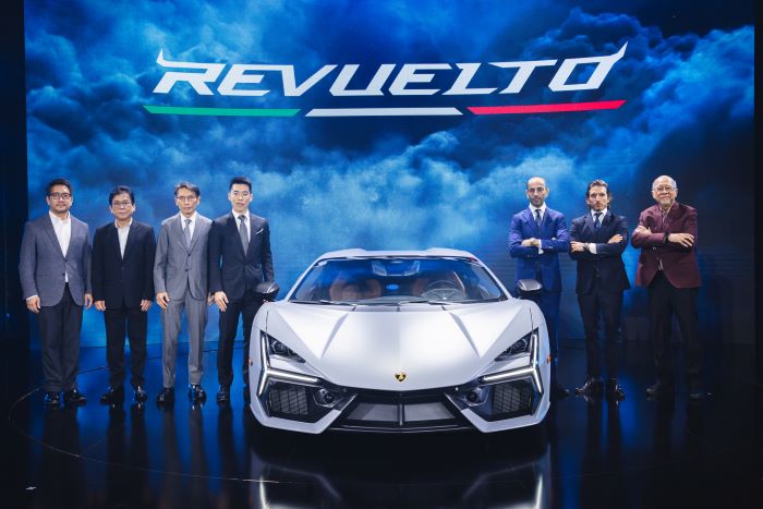 เรนาสโซ มอเตอร์ เผยโฉม Lamborghini Revuelto รถยนต์ซูเปอร์สปอร์ตปลั๊กอินไฮบริด เครื่องยนต์ V12 สมรรถนะสูงรุ่นแรกของแบรนด์ เฉลิมฉลองครบรอบ 60 ปีแห่งค่ายกระทิงดุ ณ ศูนย์การประชุมแห่งชาติสิริกิติ์