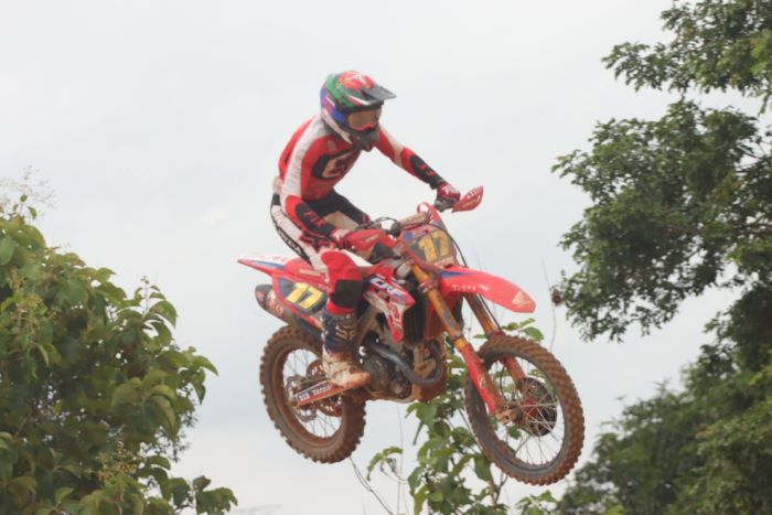 “อินทรีแซงค์ - กฤษฎา” บิด CFR250R คว้าโพเดียม สนามส่งท้าย FMSCT Thailand Motocross 2023