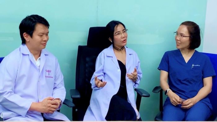 TRP (ธีรพร) ต้อนรับศัลย์แพทย์ “สิงคโปร์-เวียดนาม”    ตอกย้ำการเป็นผู้นำศัลยกรรมความงามเฉพาะบนใบหน้าของประเทศ