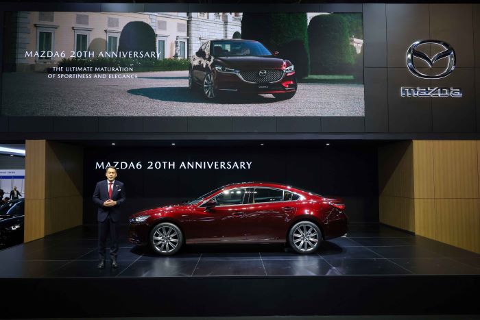 บูธมาสด้าสุดคึกคักประชาชนหลั่งไหลชม Mazda6 รุ่นพิเศษ พร้อมสัมผัสรถยนต์มาสด้าครบทุกรุ่นรับโปรโมชั่นสุดคุ้มส่งท้ายปี