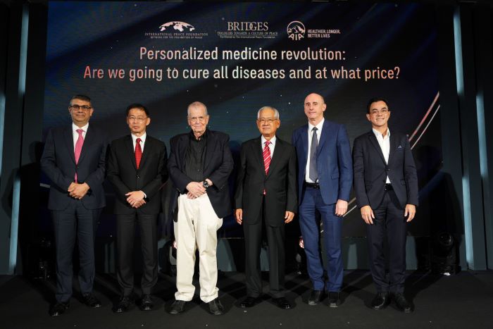 เอไอเอ ประเทศไทย จัดงาน AIA Nobel Laureates Luncheon Talk Series ในหัวข้อ “Personalized Medicine Revolution: Are We Going to Cure All Diseases and at What Price?” โดย ศาสตราจารย์อารอน ชีชาโนเวอร์ นักวิทยาศาสตร์รางวัลโนเบลสาขาเคมี ปี 2547