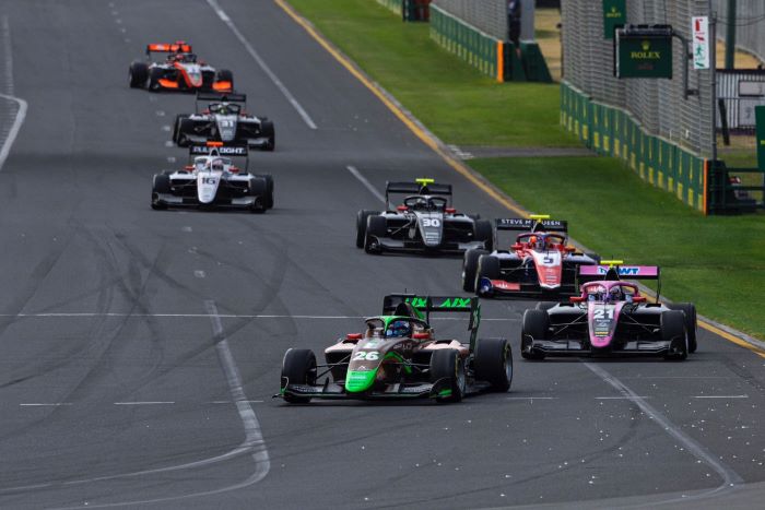 เก็บประสบการณ์ต่อยอดการแข่งขันความเร็วระดับโลก– FIA Formula 3 กับ เติ้น ทัศนพล อินทรภูวศักดิ์