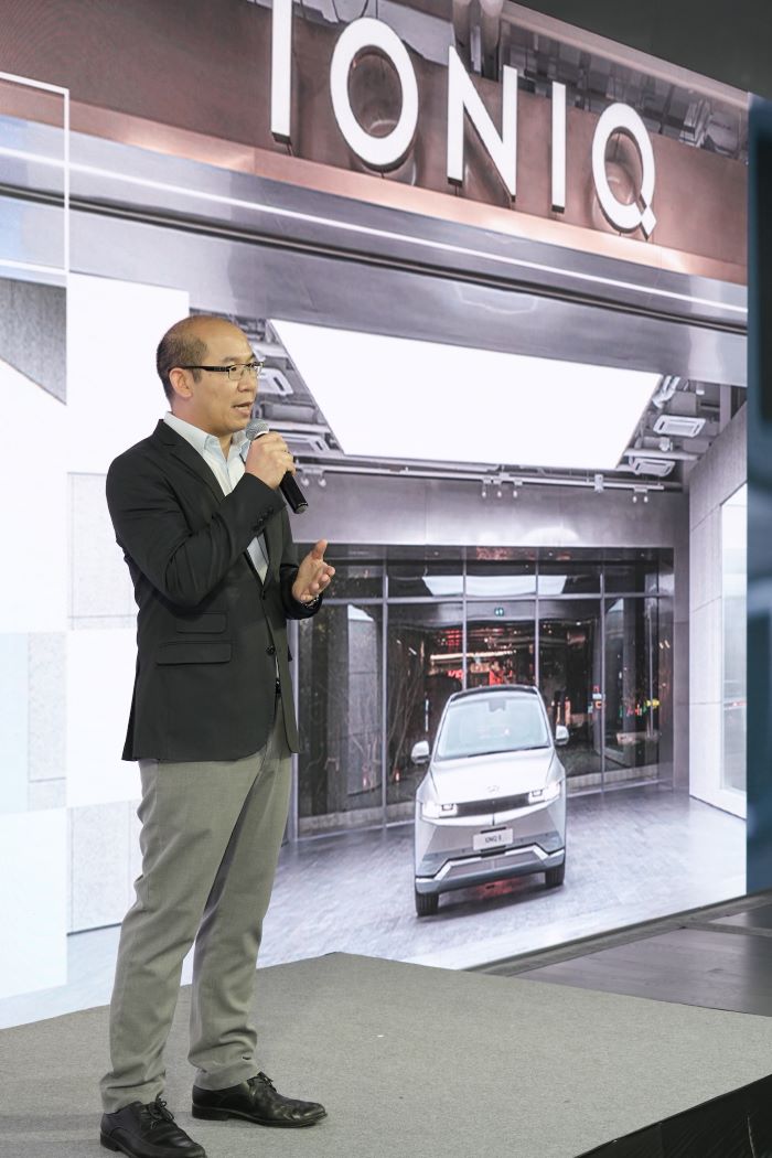 ฮุนได ชูนวัตกรรม IONIQ ก้าวสู่ผู้นำยานยนต์ไฟฟ้าเพื่อสร้างอนาคตที่ยั่งยืน