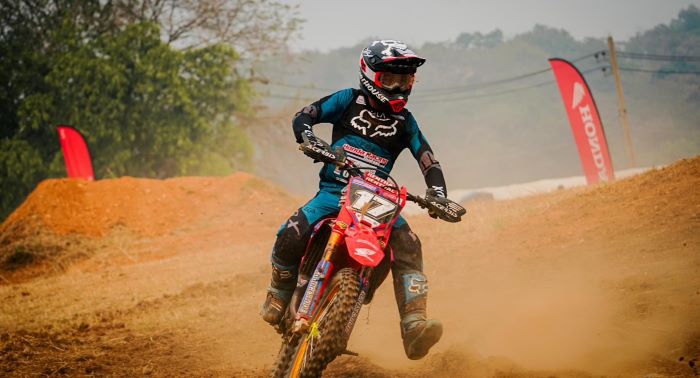 “อินทรีแซงค์ - กฤษฎา” ควบ Honda CRF250R ระเบิดฝุ่น คว้าโพเดียมอันดับ 2 ศึก FMSCT Thailand Motocross 2024 สนามที่ 4 จังหวัดเชียงราย