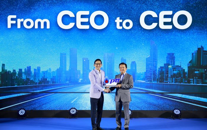 อรรถพล ส่งต่อภารกิจ CEO แก่ ดร.คงกระพัน ขับเคลื่อน ปตท. สู่ความยั่งยืน