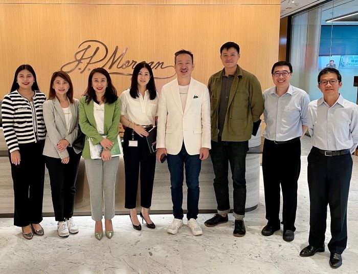 CEO กลุ่มบริษัทบางจากและผู้บริหารบางจากฯ ร่วม Non-Deal Roadshow สร้างความมั่นใจให้นักลงทุนสิงคโปร์