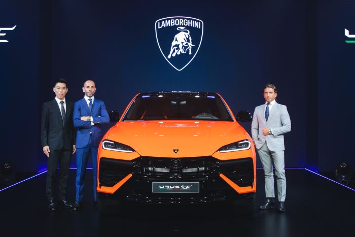 เรนาสโซ มอเตอร์ เผยโฉม Lamborghini Urus SE  ซูเปอร์เอสยูวีปลั๊กอินไฮบริดรุ่นแรกของแบรนด์ ทรงพลังด้วยกำลังเครื่องรวม 800 CV วิ่งไกลถึง 60 กม. ในโหมดไฟฟ้า พร้อมประสิทธิภาพและประสบการณ์การขับขี่ที่ดีที่สุดในคลาสตามแบบฉบับลัมโบร์กินี