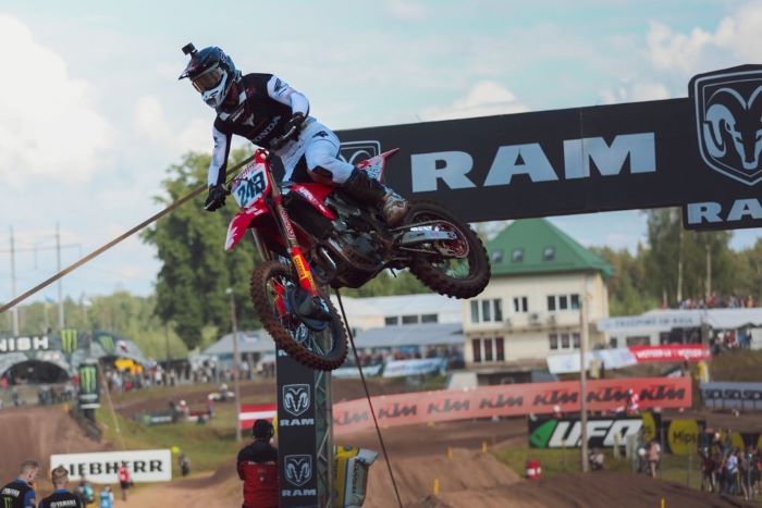 “ทิม ไกเซอร์” ทวงบัลลังก์จ่าฝูง! โชว์สมรรถนะ Honda CRF450R ดับเบิ้ลโพเดียม MXGP 2024 ที่ ลัตเวีย