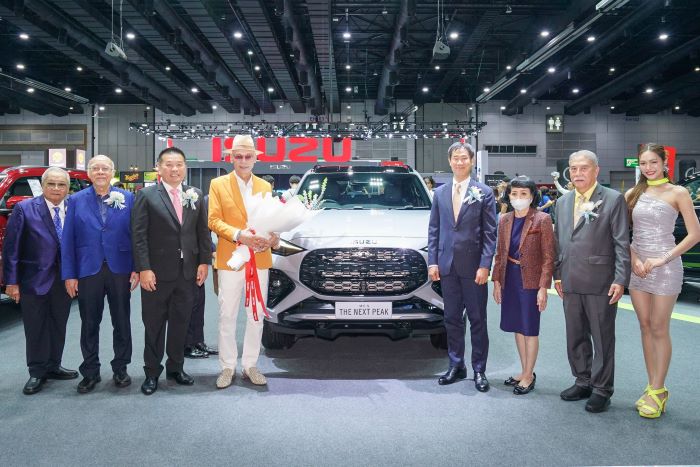 อีซูซุทะยานสู่จุดสูงสุดไปพร้อมกับ NEW! MU-X “THE NEXT PEAK” และ “ISUZU D-MAX” หลากรุ่น โชว์ความอเนกประสงค์ที่เหนือกว่าในงาน “ฟาสต์ ออโต โชว์ 2024”