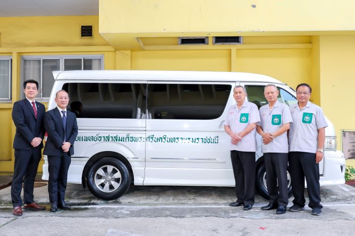 บริดจสโตนส่งมอบยางรถยนต์พร้อมบริการตรวจเช็กสภาพรถยนต์ให้มูลนิธิ พอ.สว.  ส่งเสริมภารกิจด้านการแพทย์และการสาธารณสุข พร้อมยกระดับสังคมการเดินทางที่ปลอดภัยอย่างยั่งยืน