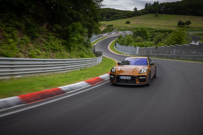 พานาเมร่า ใหม่ (New Panamera) สร้างสถิติใหม่บนสนาม Nürburgring Nordschleife