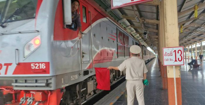 “สุริยะ” เผย การรถไฟฯ พร้อมกลับมาเปิดให้บริการเดินรถเส้นทางสายเหนือได้ตามปกติแล้ว กำชับอำนวยความสะดวกการเดินทางของประชาชนในช่วงน้ำท่วมอย่างเต็มที่